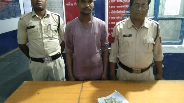 15600रुपये नगद के साथ एक IPL सटोरिया चढ़ा पुलिस के हत्थे।