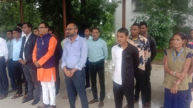 आईएसबीएम विश्वविद्यालय में ध्वजारोहण