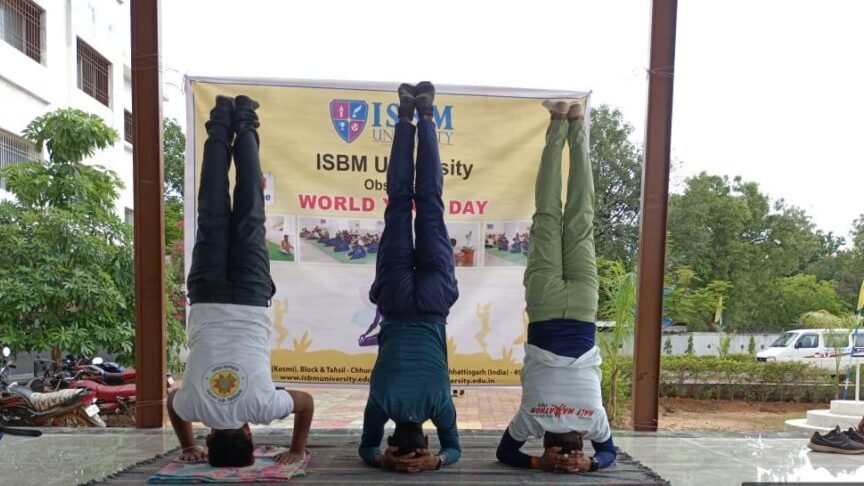 आईएसबीएम यूनिवर्सिटी में योग दिवस का आयोजन।