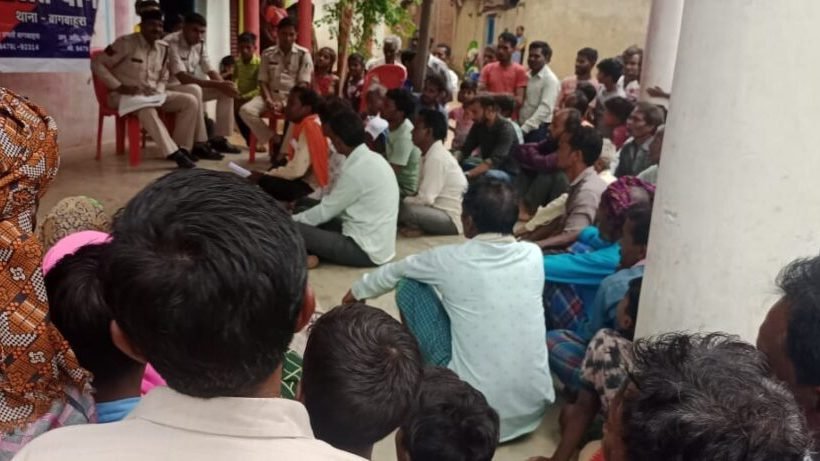 बागबाहरा पुलिस ने ग्राम सालडबरी में लगाया चलित थाना