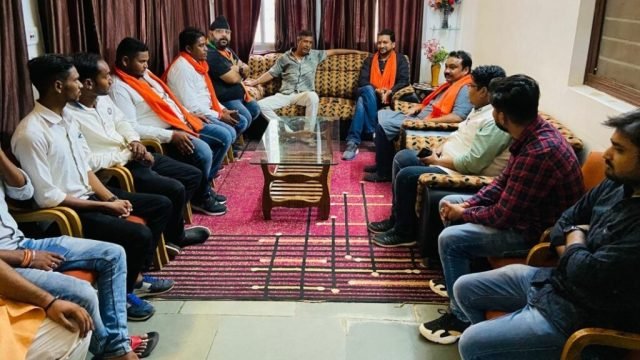 भाजयुमो के पूर्व प्रदेश उपाध्यक्ष विक्रांत सिंह एवं राजा गिरिराज सिंह पहुंचे सरायपाली