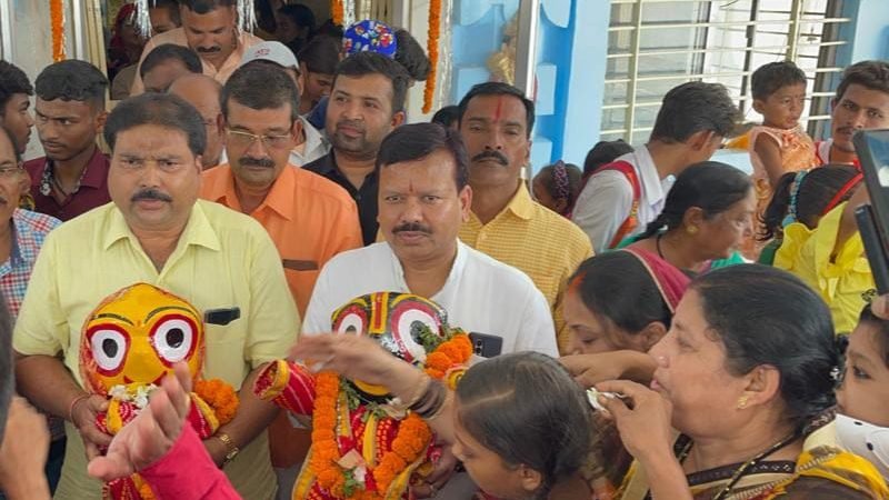 भगवान जगन्नाथ की रथ यात्रा में शामिल हुए संसदीय सचिव