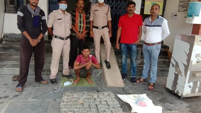 भिलाईदादर में फिर पकड़ी गई उड़ीसा निर्मित अवैध शराब। 105 पाउच शराब के साथ 1 आरोपी गिरफ्तार।