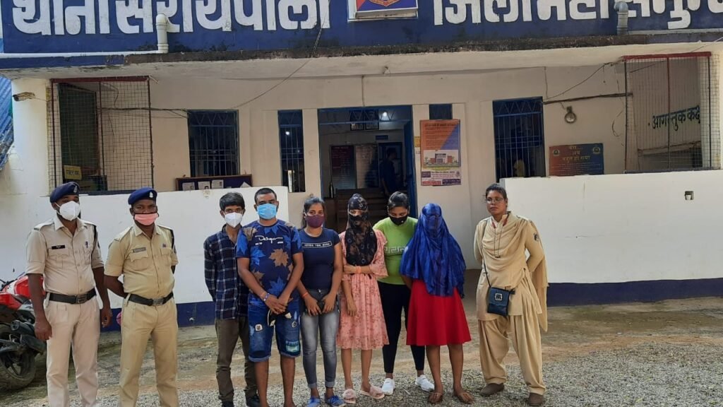 भंवरपुर रोड स्थित अटल आवास में चल रहे सेक्स रैकेट का भंडाफोड़