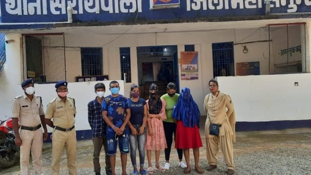 भंवरपुर रोड स्थित अटल आवास में चल रहे सेक्स रैकेट का भंडाफोड़