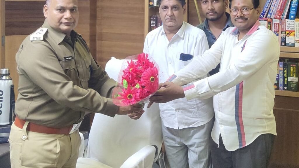 चेंबर अध्यक्ष रोहरा ने की नवपदस्थ एसपी से मुलाकात।