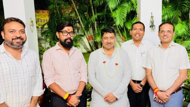 दीपक मश्क़े से सौजन्य मुलाकात कर नवनियुक्त राष्ट्रीय संयोजक को स्वप्निल ने दी बधाई