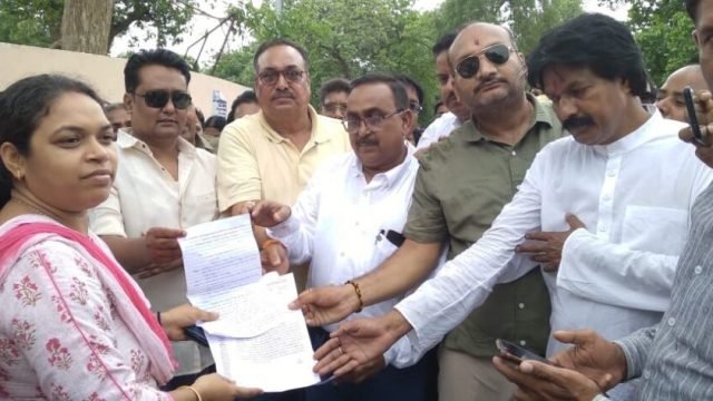 दो सूत्रीय मांग को लेकर छत्तीसगढ कर्मचारी अधिकारी फेडरेशन जिला गरियाबंद ने निकाली रैली
