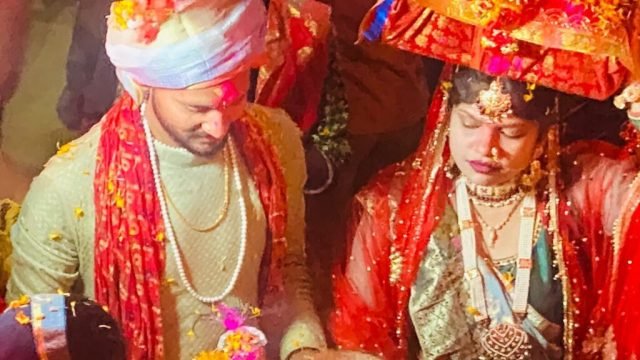 गाजे-बाजे के साथ निकली तुलसी-शालिग्राम विवाह की शोभायात्रा।