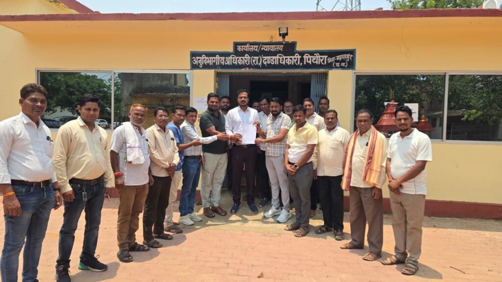 ग्रीन सपोस गबौद व आसपास रिलायंस जियो के नेटवर्क बंद व बाधित रहने से परेशान ग्रामीणों ने अनुविभागीय अधिकारी को सौपा ज्ञापन