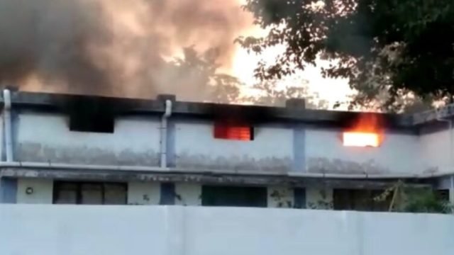 गरियाबंद के CMHO कार्यलय के दवा गोदाम में लगी भीषण आग, लाखों की दवाइयां जलकर खाक