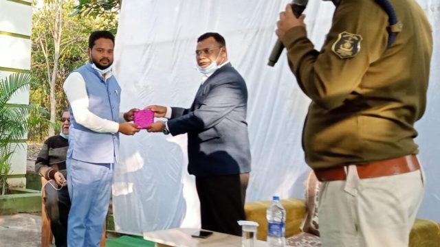 गरियाबंद पुलिस विभाग की नई पहल नव वर्ष मिलन समारोह आयोजित कर जिले भर के पत्रकारों से हुए रूबरू