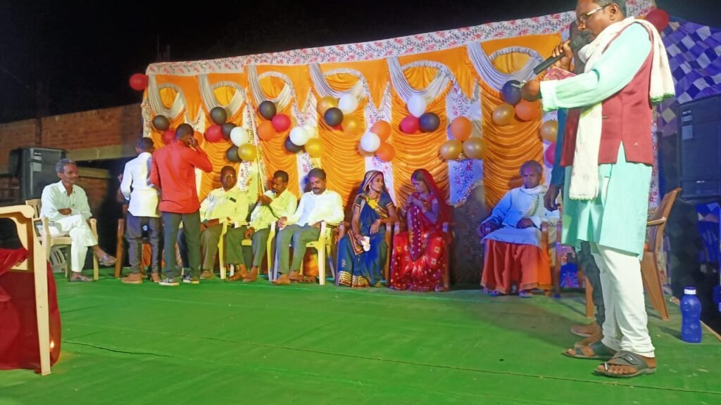 जनपद सदस्य सतबती सोरी ने नवरात्रि के दौरानअपने क्षेत्र का किया दौरा।