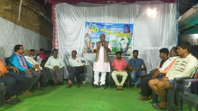 जनपद उपाध्यक्ष के हाथों हुआ सांस्कृतिक कार्यक्रम का शुभारंभ।