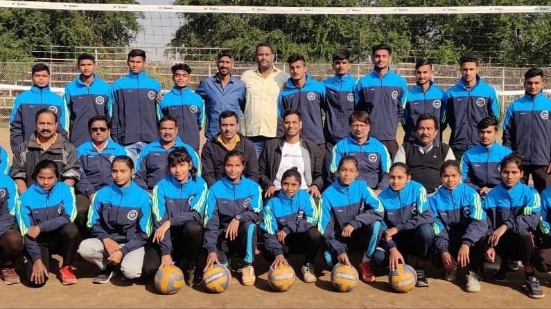 जूनियर चैंपियनशिप वॉलीबॉल में राष्ट्रीय प्रतियोगिता के लिए जिले के छोटे से गाँव के इस खिलाड़ी का हुआ चयन।