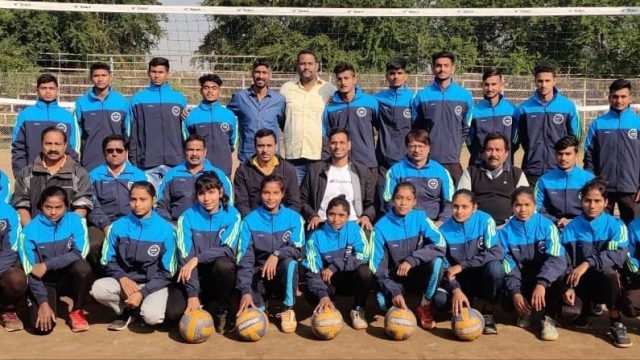 जूनियर चैंपियनशिप वॉलीबॉल में राष्ट्रीय प्रतियोगिता के लिए जिले के छोटे से गाँव के इस खिलाड़ी का हुआ चयन।