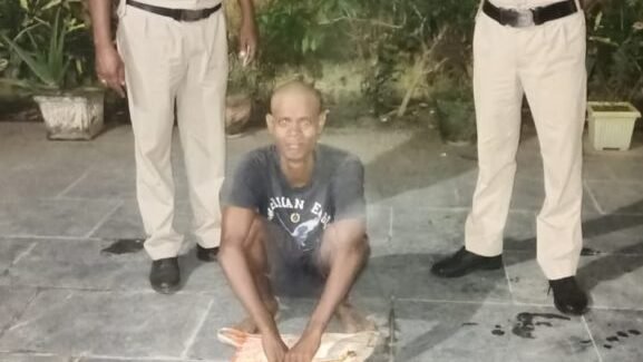 खबर का असर : अवैध शराब के खिलाफ कोमाखान पुलिस की कार्यवाही। 2 आरोपी हुए गिरफ्तार