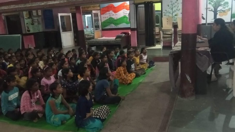 कटघोरा: तालुका विधिक सेवा समिति द्वारा कस्तूरबा गांधी बालिका छात्रावास में शिविर आजोजित,छात्राओं की दी गई विधिक की जानकारी।