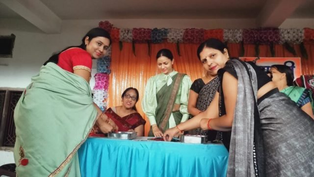 कटघोरा:अग्रवाल नवयुवक मंडल व महिला मंडल द्वारा आयोजित अंताक्षरी में नीरज बंसल व प्रशांत अग्रवाल रहे विजेता