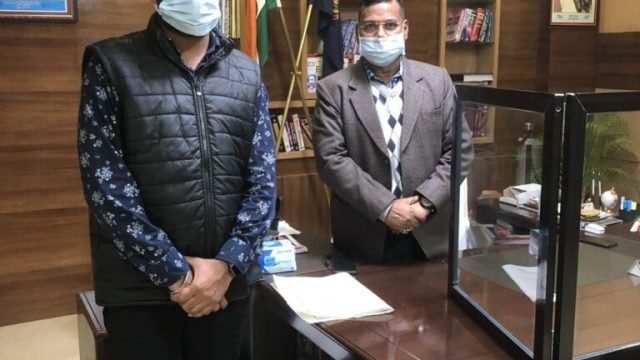 नवपदस्थ पुलिस अधीक्षक से आकाश दिक्षित ने की सौजन्य मुलाकात।