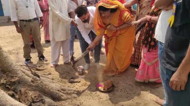पांडुका में हुआ सीसी रोड निर्माण के लिए भूमिपूजन