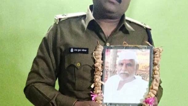 पिता के सपने को किया साकार, आखिर क्यू जमकर कर हो रही है, सोशल मीडिया पर इस पिता पुत्र की फ़ोटो वायरल