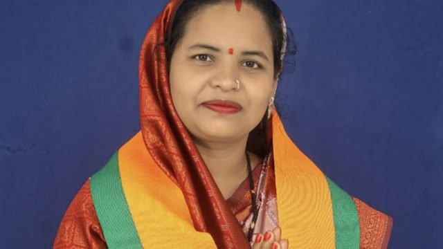 “रोते हुए माता-पिता की पीड़ा ने झकझोरा”: नगर पंचायत अध्यक्ष लुकेश्वरी थानसिंग निषाद ने छेड़ी नशा और जुआ के खिलाफ मुहिम