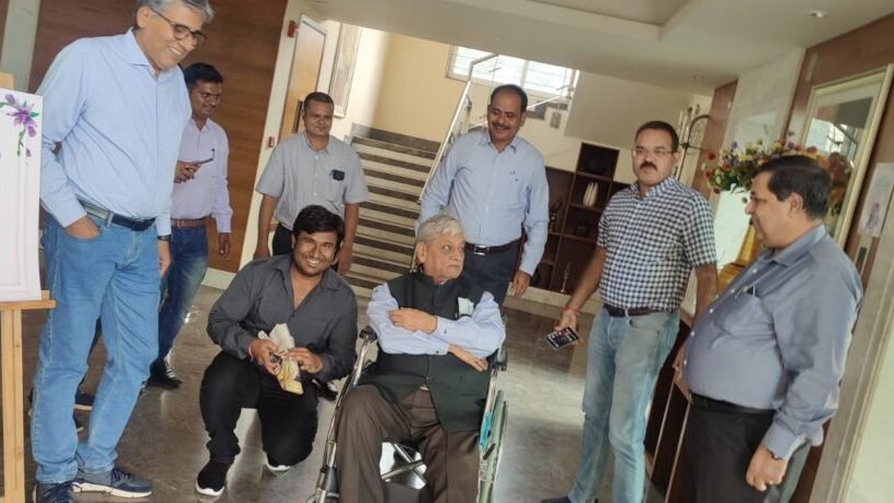 सरायपाली क्षेत्र के पत्रकार सौरभ गोयल नेकी पत्रिका समूह के प्रधान संपादक से मुलाकात