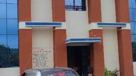 स्विफ्ट डिजायर कार में हो रही थी गांजे की तस्करी।15 किलो गांजा पुलिस ने किया जप्त।