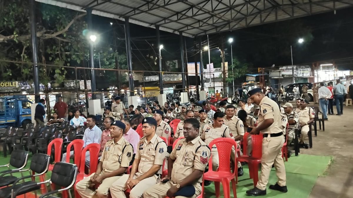 महासमुंद में ‘एक शाम शहीदों के नाम’, देशभक्ति गीतों से गूंजा लोहिया चौक