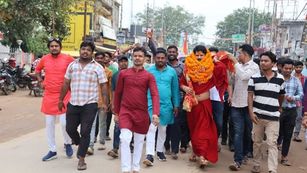 बोल कालिया से गूंज उठा गरियाबंद, पंडित युवाराज पांडेय का हुआ भव्य स्वागत,