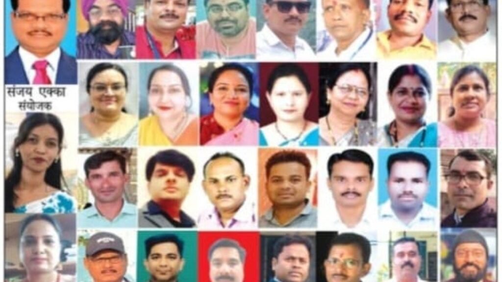 बोर्ड परीक्षार्थियों की समस्याओं का निशुल्क समाधान कर रहे सॉल्यूशन डेस्क के विषय विशेषज्ञ