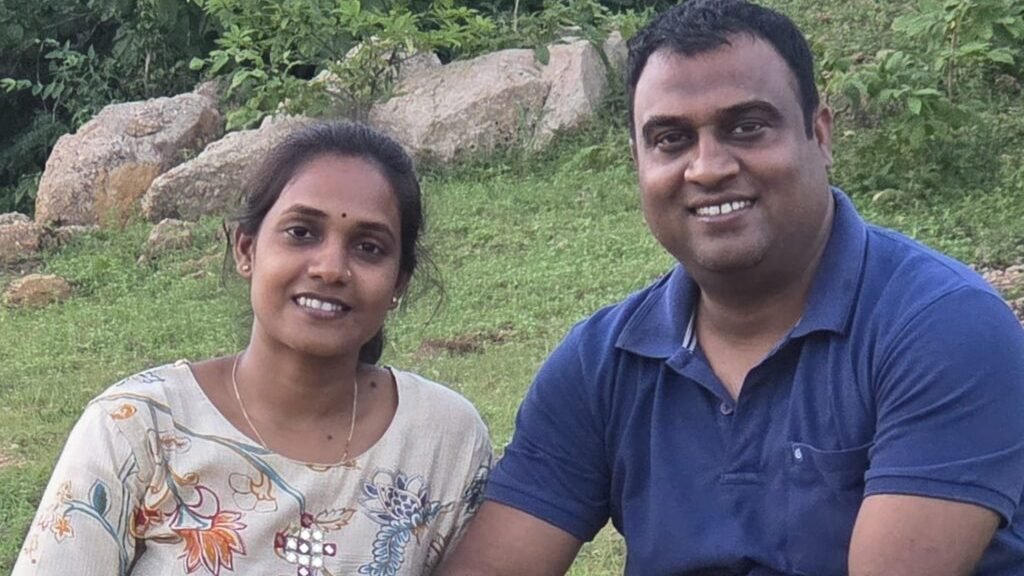 निलेश खांडे और चित्ररेखा तारक, जिन्होंने महासमुंद में देहदान का संकल्प लिया है।