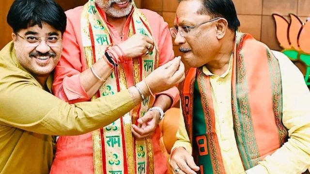 महापौर की कथनी और करनी का कब होगा मूल्यांकन ? घोषणाओं से आगे कब बढ़ेगा धमतरी का विकास?