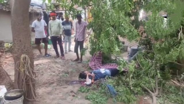 पेड़ काटते समय हुआ दर्दनाक हादसा, मशीन की चपेट में आने से युवक की मौत