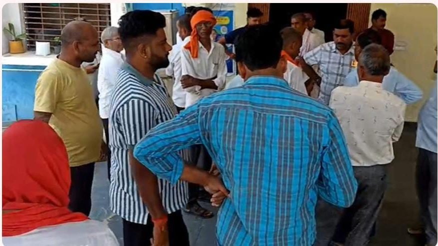 प्रतापपुर विधायक के परिजन की दुर्घटना में निधन, खेत जाते समय हुआ हादसा