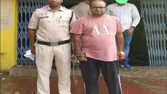 रायपुर में स्कूटी की डिक्की से चोरी: मेकअप आर्टिस्ट का आईफोन और नकद रकम उड़ाई, CCTV से आरोपी दबोचा गया