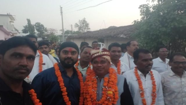 शिक्षा क्षेत्र की एक चमकती ज्योति को सेवानिवृत्त होने परभावपूर्ण विदाई – आदर्श प्राथमिक शाला मड़ेली में समारोह संपन्न